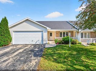 246 Wyldewood Dr Unit E, Oshkosh, WI 54904