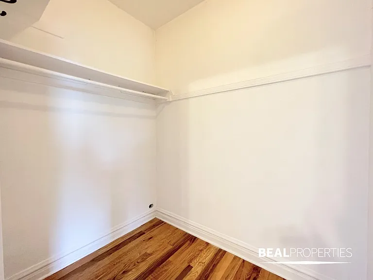 4829 N Damen Ave — Photo 19