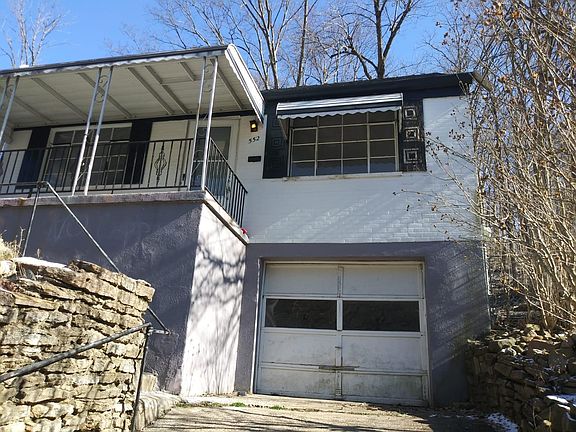 3rd image of 552 Fairbanks Ave