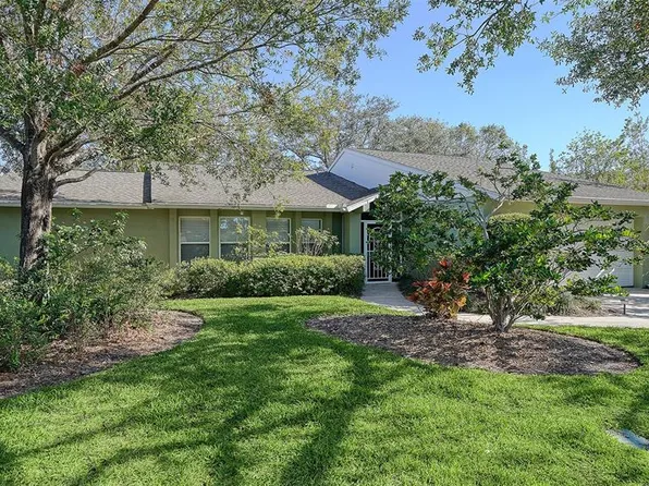5657 Creekwood Cir, Sarasota, FL 34233
