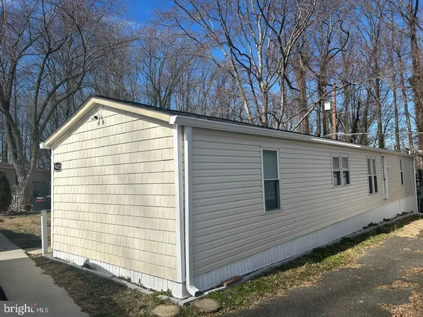 9402 Acorn Park St, Capitol Heights, MD 20743