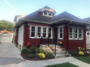 2423 N 68th St, Wauwatosa, WI 53213