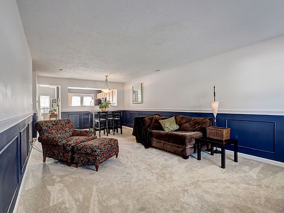 5th image of 403 Bedford Dr