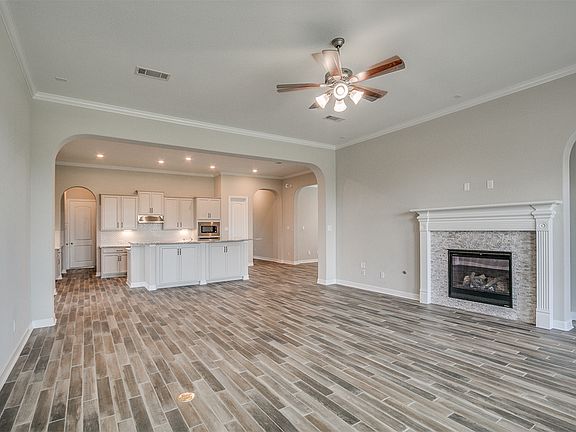 Wildrye - Hanover Interior Image 4