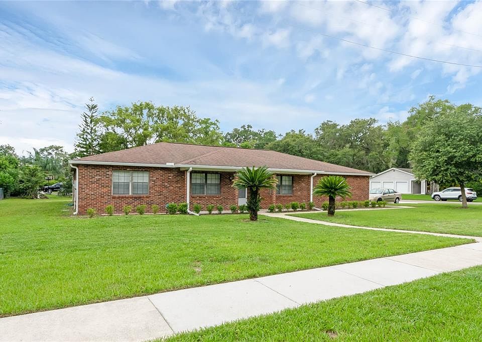 1st image of 401 Cardinal Oaks Ct