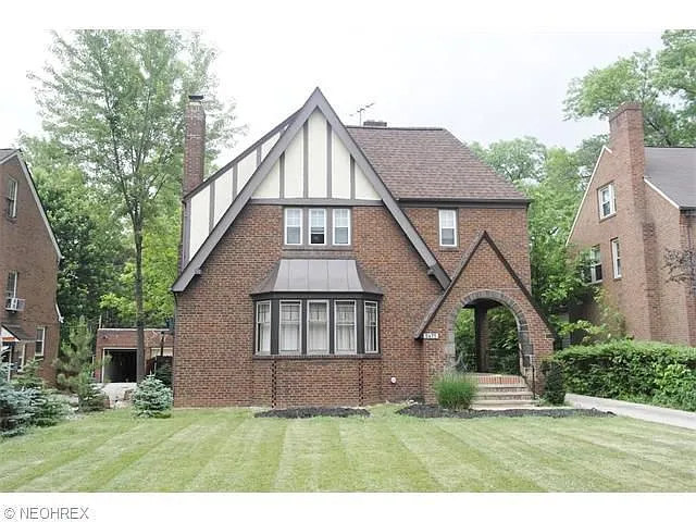 2475 Eaton Rd photo 1