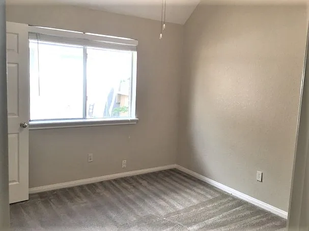 4715 Meadows Edge Ln — Photo 13