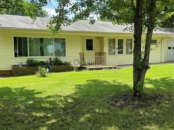 300 W 13th St, Pleasanton, KS 66075