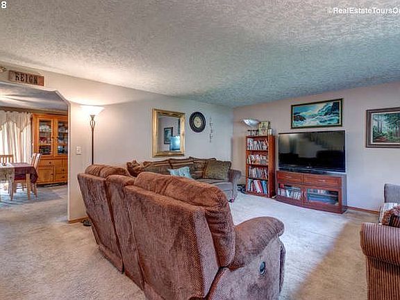 3rd image of 14125 SE Bryn Mawr Ct