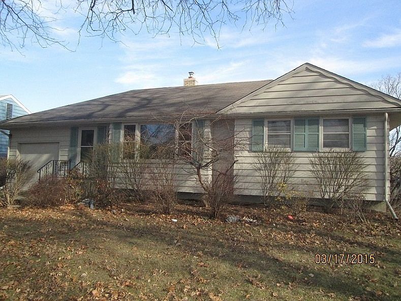 1st image of 328 S Oak Knolls Ave