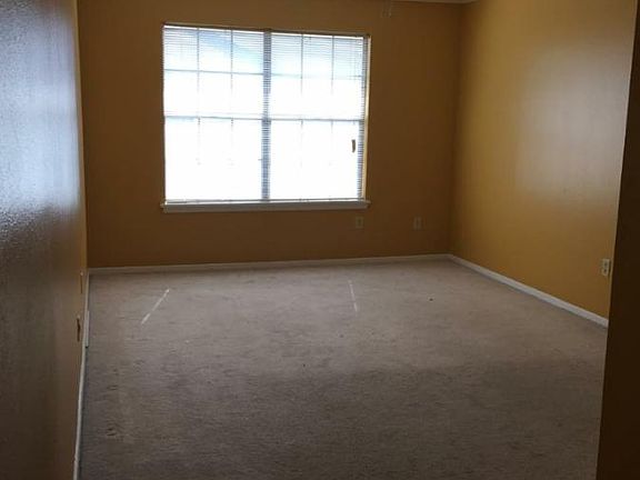 5th image of 3636 Greenacres Dr #13