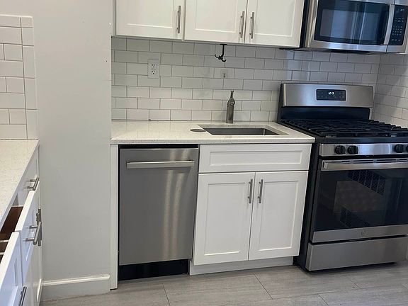 3rd image of 135-20 Hoover Ave APT 3P