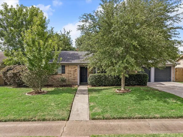 5811 Spruce Forest Dr, Houston, TX 77092