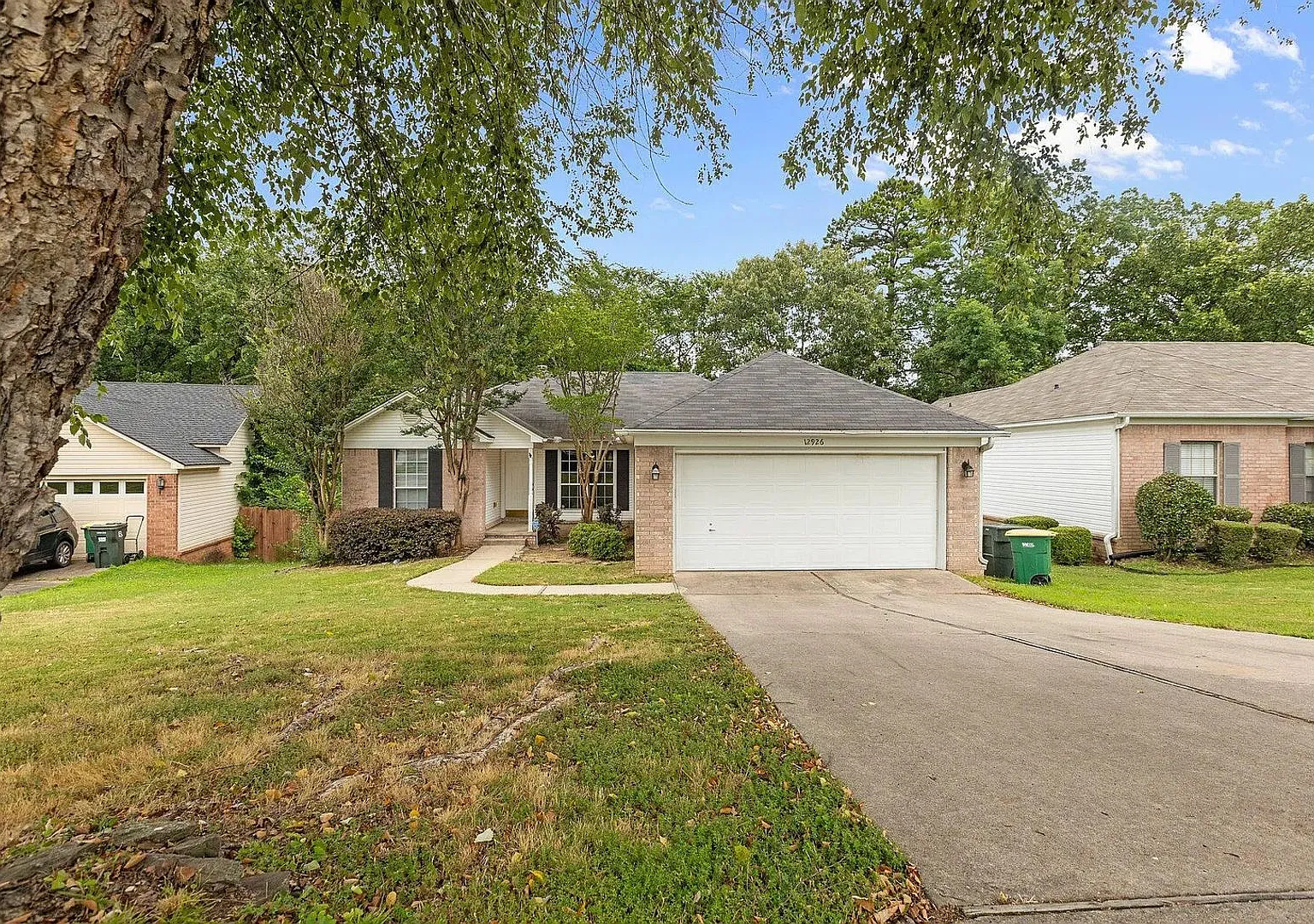 3 bed, 2.0 bath, 1800 sqft, $2,100 — Photo 1