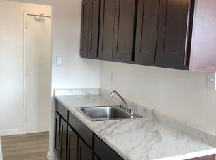 837 Queenston Road Hamilton, Hamilton, ON L8G 1B3