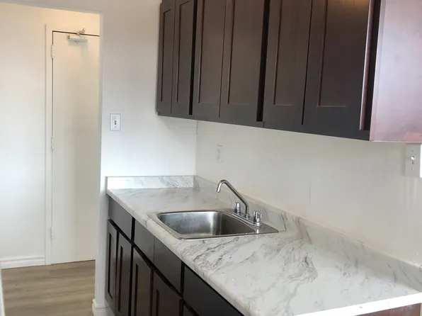 837 Queenston Road Hamilton, 837 Queenston Rd, Hamilton, ON L8G 1B3