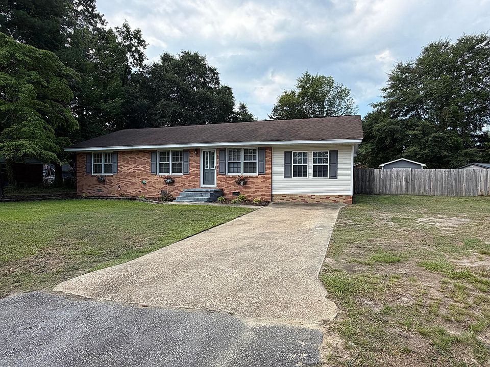 1st image of 5 Hilliard Dr