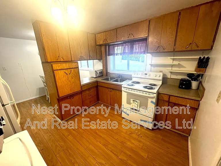 37 Moore St #1 — Photo 4