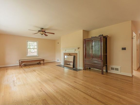 2nd image of 2737 N Wakefield St