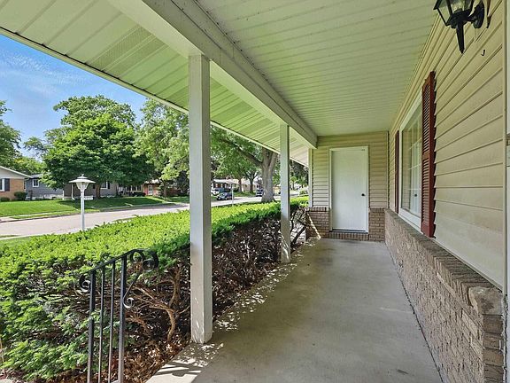 5th image of 2645 Fillmore Ln