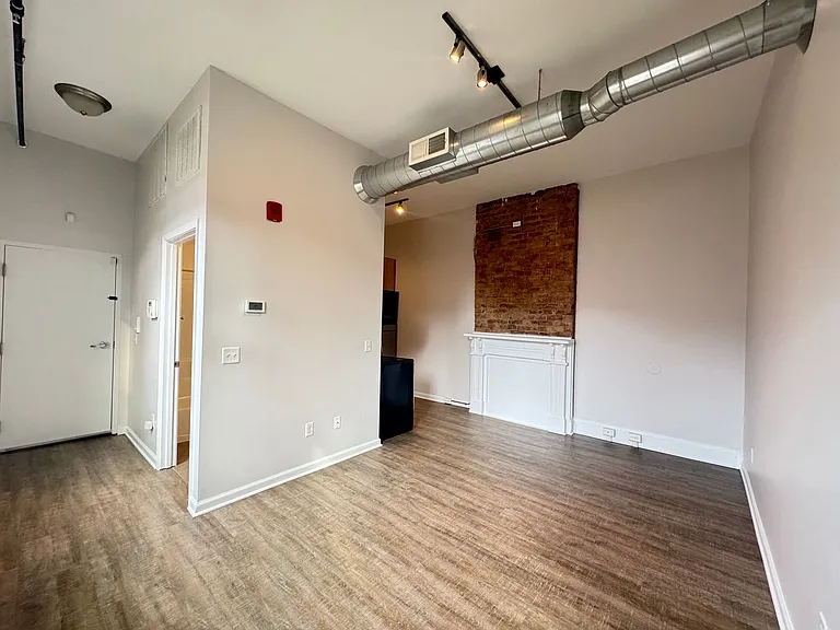Walnut St. Apartments — Photo 7
