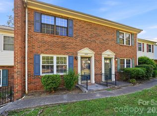 8846 Hunter Ridge Dr, Charlotte, NC 28226