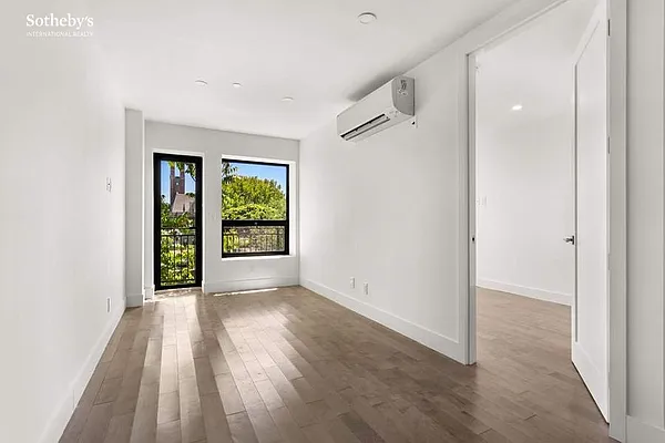 Rented by Sotheby's International Realty | media 18