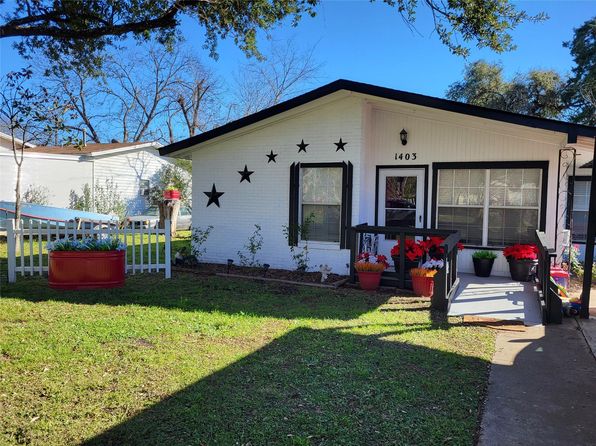 1403 Wallace St, Taylor, TX 76574
