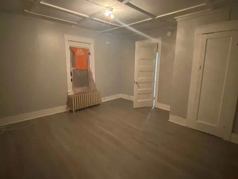 430 W 4th St #4 — Photo 1