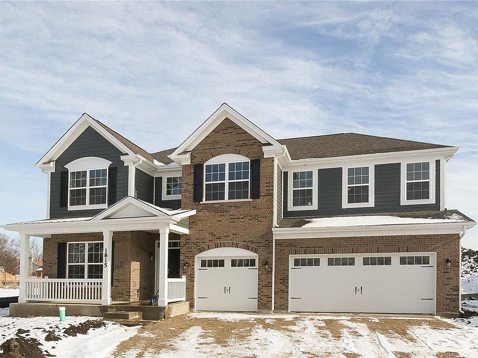 Located on 0016 in Woodlawn Place in Wheaton, IL
