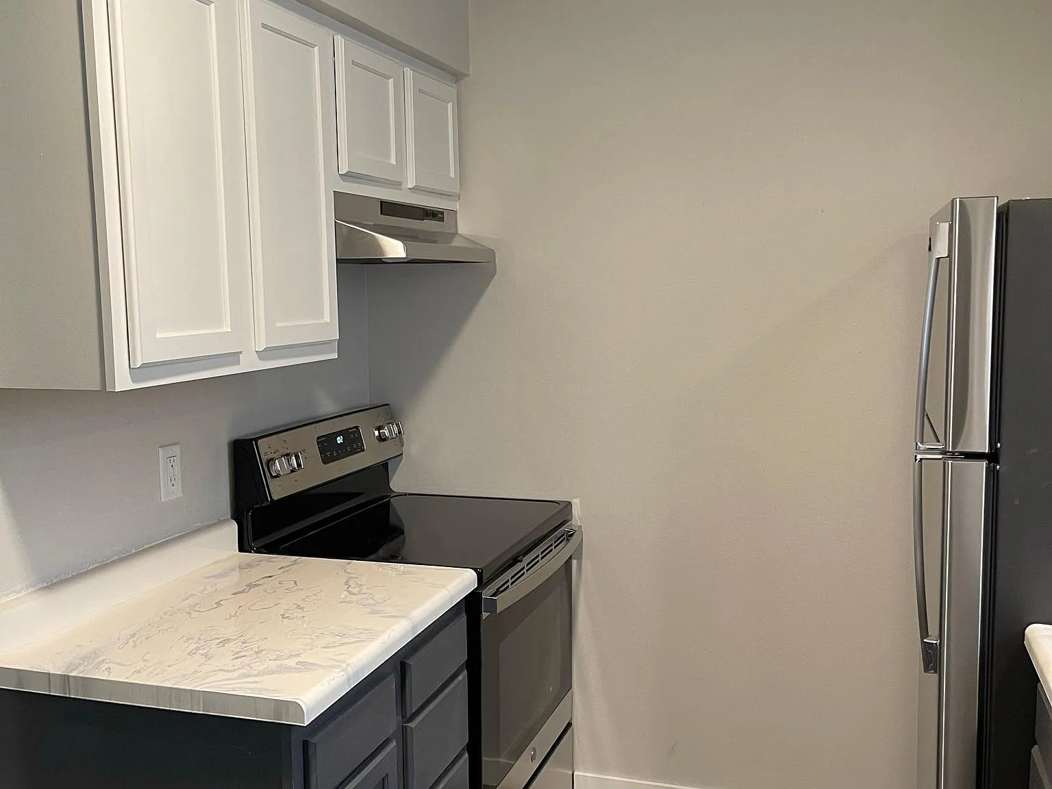 2 bed, 100 sqft, $1,588 — Photo 3