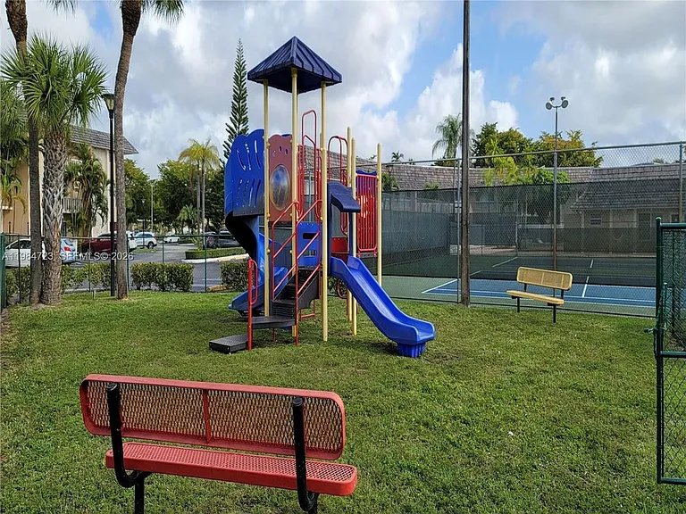 7430 Miami Lakes Dr #E105 — Photo 18