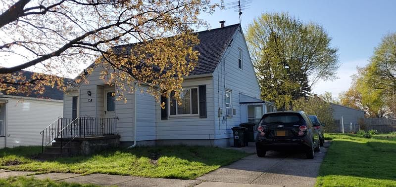 2nd image of 47 3rd Ave