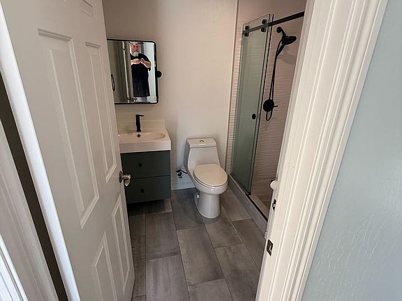 4th image of 1016 Kenbridge Ct