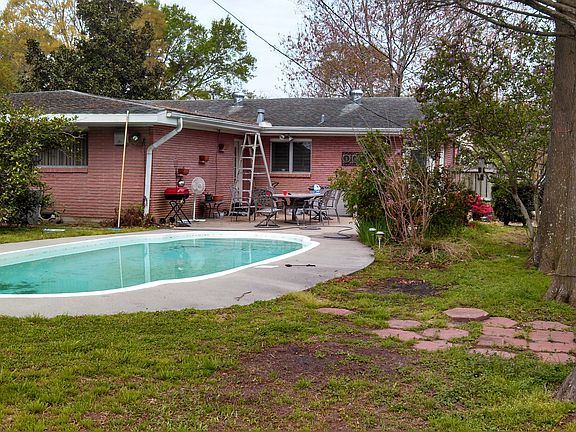 3rd image of 108 Linden Dr