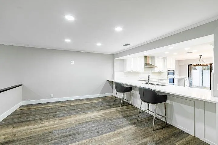 3 bed, 2.5 bath, 2519 sqft, $6,500 — Photo 4