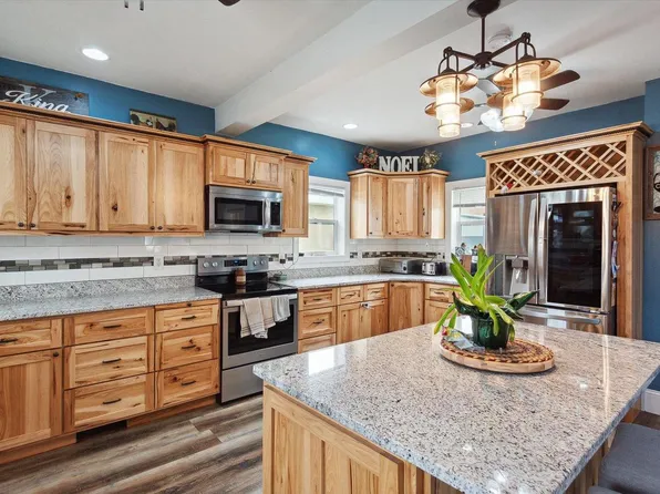 708 10th St, Brodhead, WI 53520