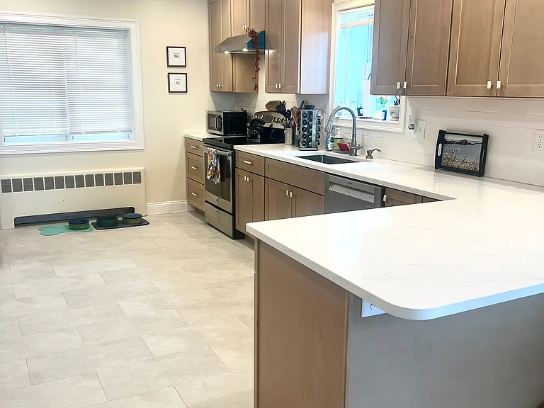 77 Lynn Shore Dr #1 — Photo 6