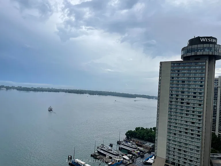 15 Queens Quay E #2404 — Photo 13