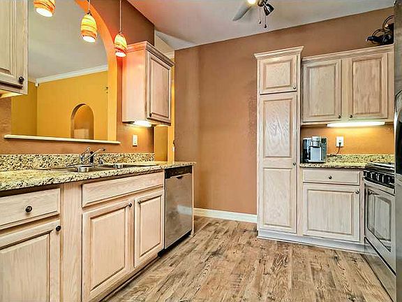 4th image of 2903 Northaven Dr