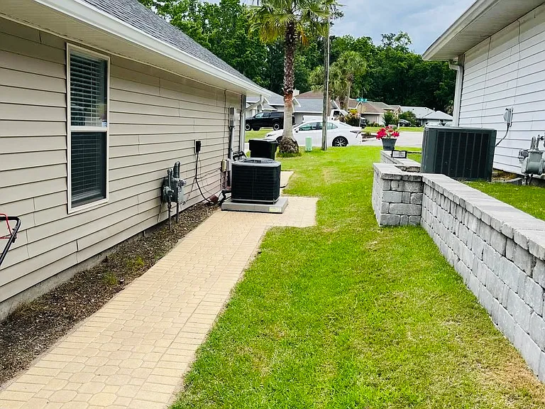 931 NW 106th St — Photo 36