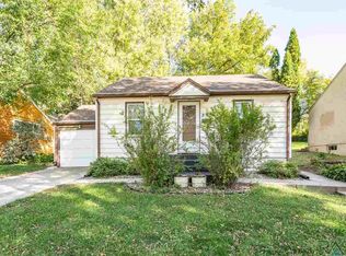 2022 S Covell Ave, Sioux Falls, SD 57105