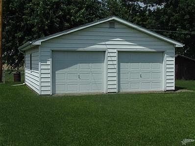 2nd image of 29 Cloverleaf Dr