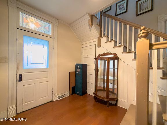 3rd image of 202 N B St