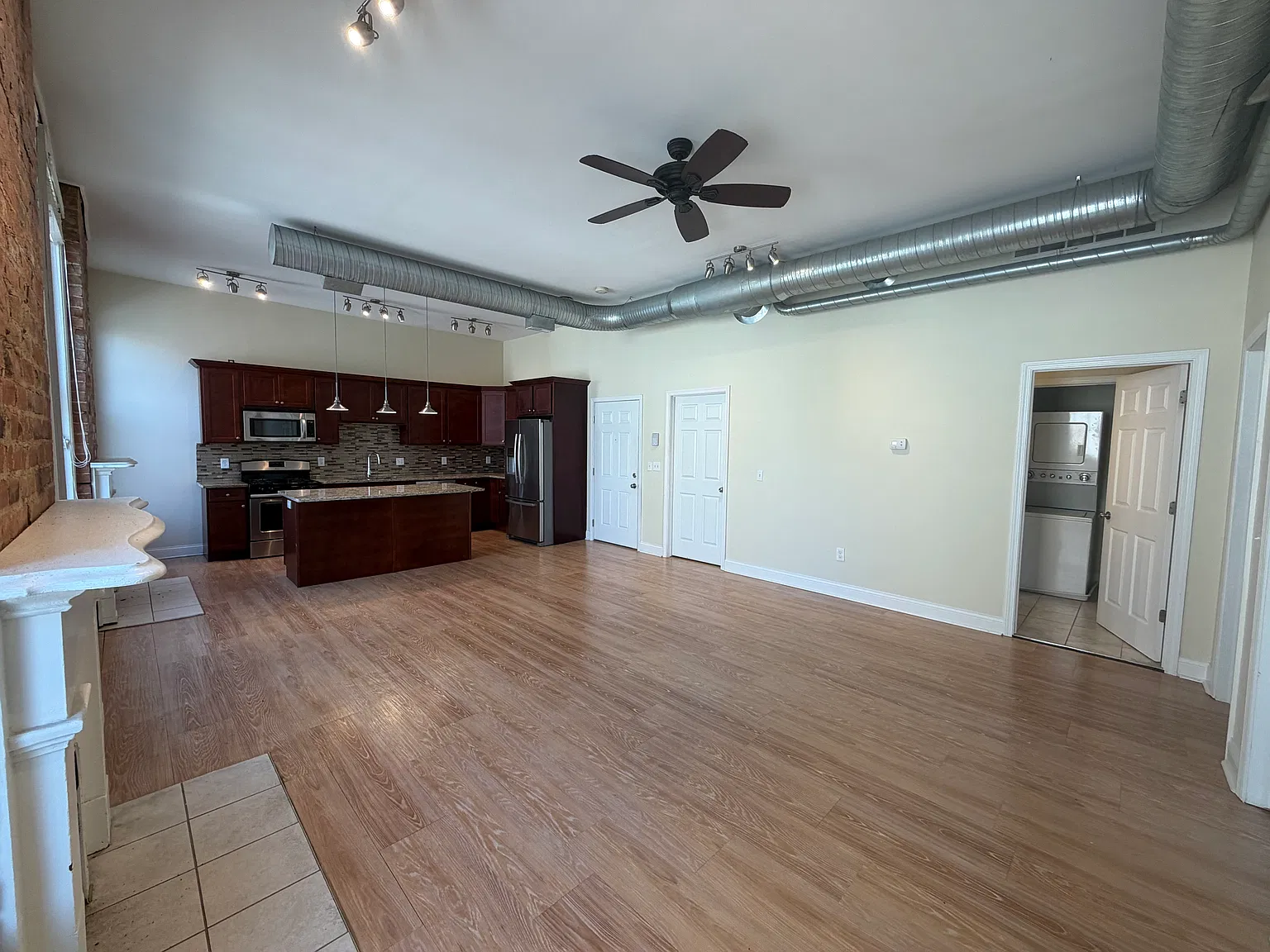 2 bed, 950 sqft, $1,900 — Photo 4