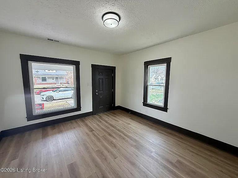1 bed, 800 sqft, $1,175 — Photo 3