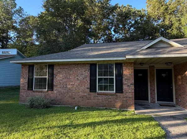 302 Admirals Walk Dr, Saint Marys, GA 31558