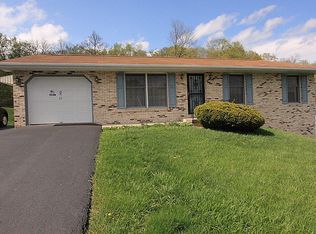 23 Blue Juniata Dr, Lewistown, PA 17044