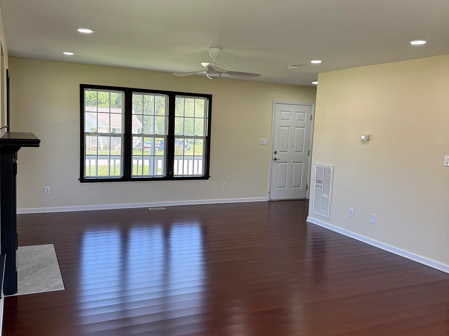 3 bed, 2.5 bath, 1646 sqft, $1,950 — Photo 4