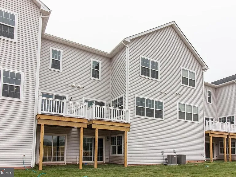 128 Golden Vale Dr — Photo 15